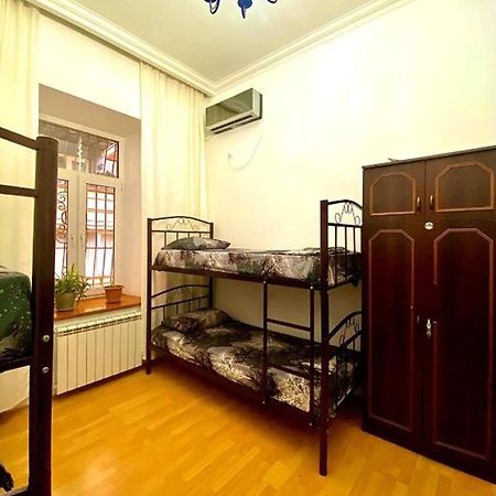 S T Hostel Formerly Sth Hostel Baku Ngoại thất bức ảnh